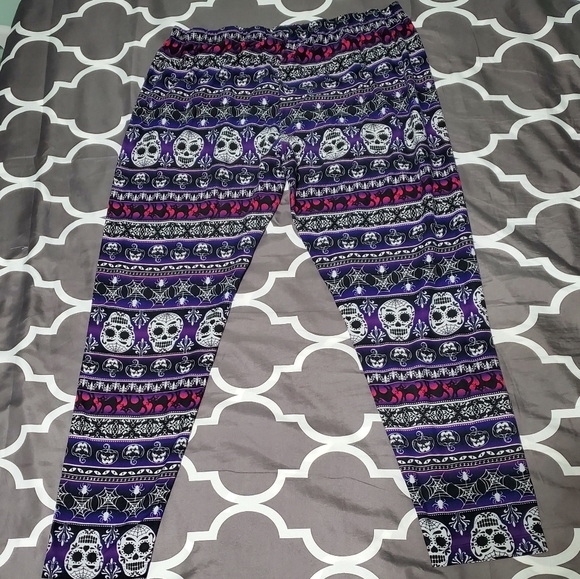 No Boundaries Sugar Skull Halloween Leggings (XXL) - Picture 4 of 4